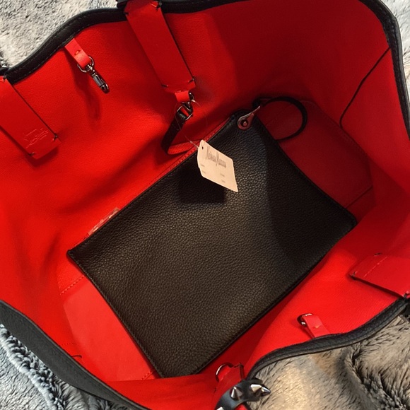 SOLD* Authentic Louboutin bag - Picture 5 of 11